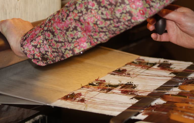 Tissage à bras métier Jacquard - Maison des Canuts
